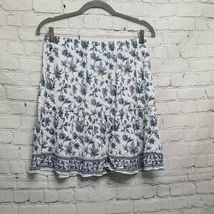 Max Studio womens skirt size Medium above the knee EUC